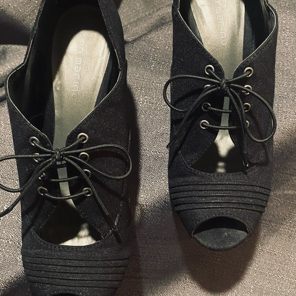 DRESS BLACKS PEEP TOE HEELS - Picture 2 of 6